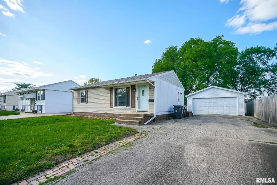 1836 Columbus Drive, Pekin, IL 61554 - #3
