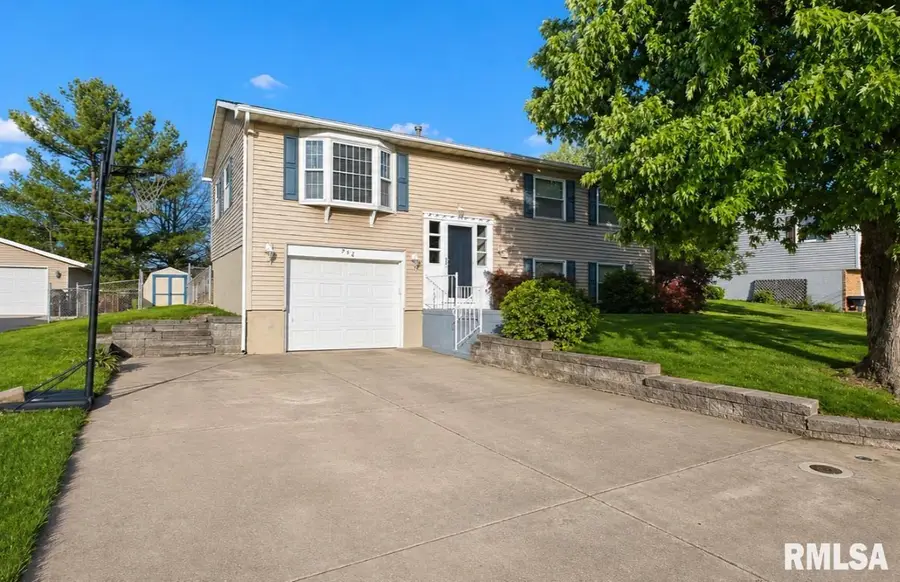 252 Briargate Road, Washington, IL 61571 - #3