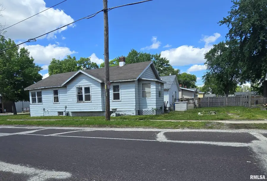 1230 Summer Street, Pekin, IL 61554 - #3
