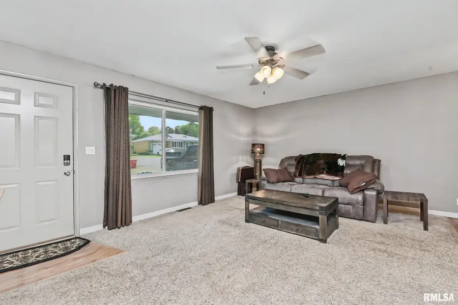 5133 N Montclair Avenue, Peoria Heights, IL 61616 - #2