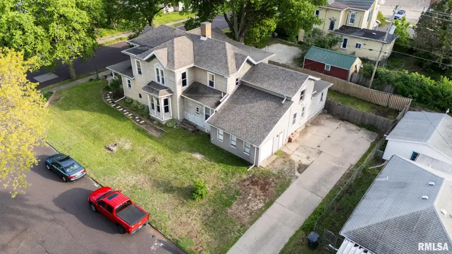 715 N 4th Street, Pekin, IL 61554 - #3