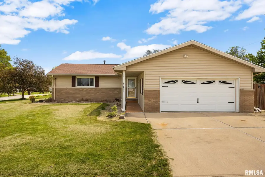320 W Michigan Avenue, Metamora, IL 61548 - #2