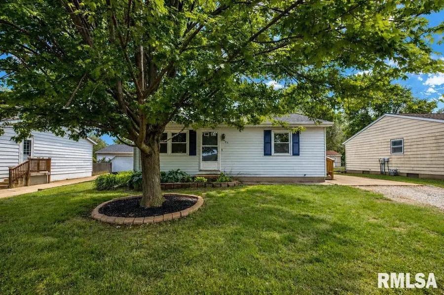 2003 Chicory Road, Pekin, IL 61554 - #2