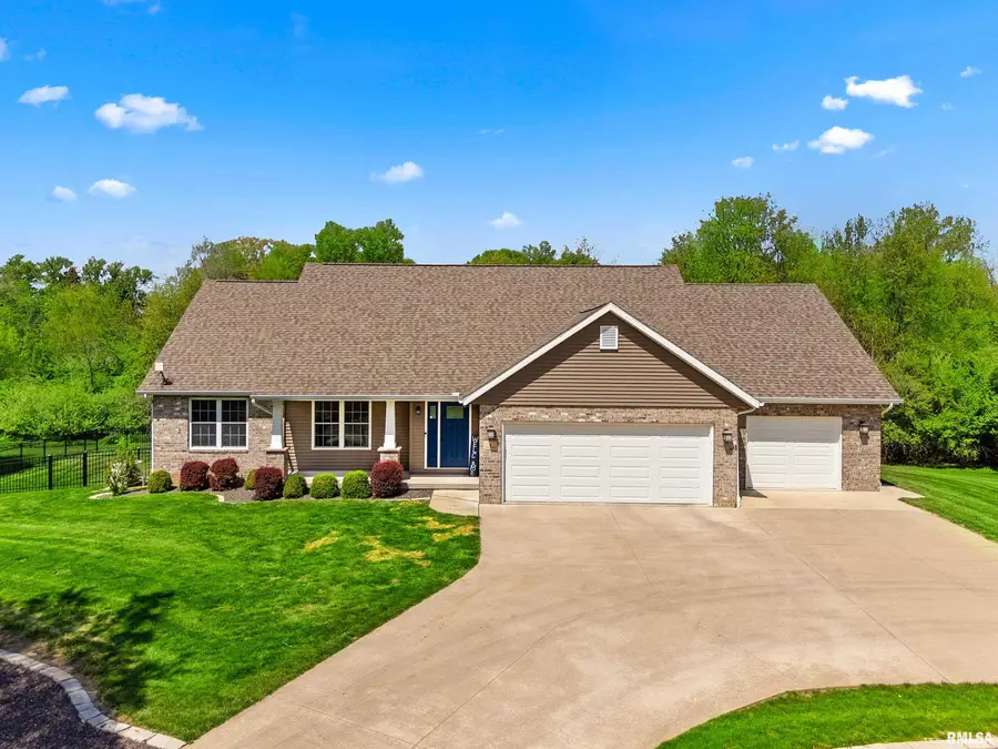 4 Valley High Drive, Pekin, IL 61554 - #3