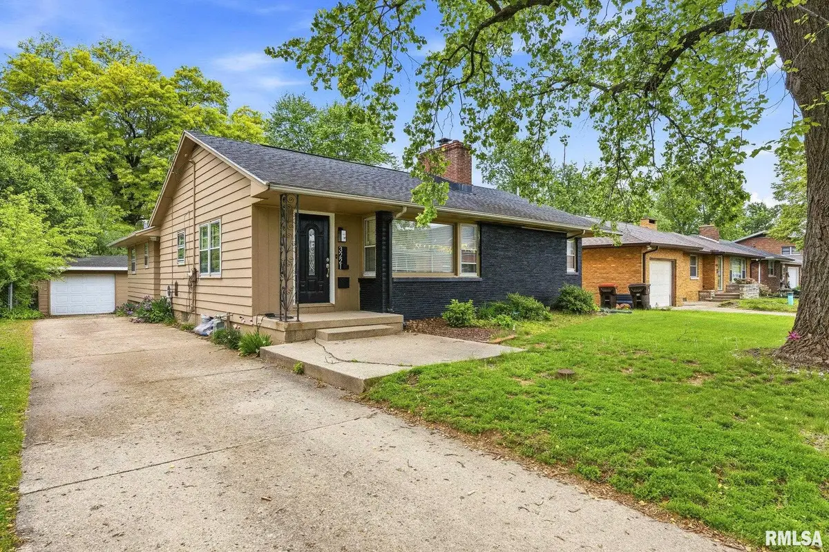 3221 N Twelve Oaks Drive, Peoria, IL 61604 - #1