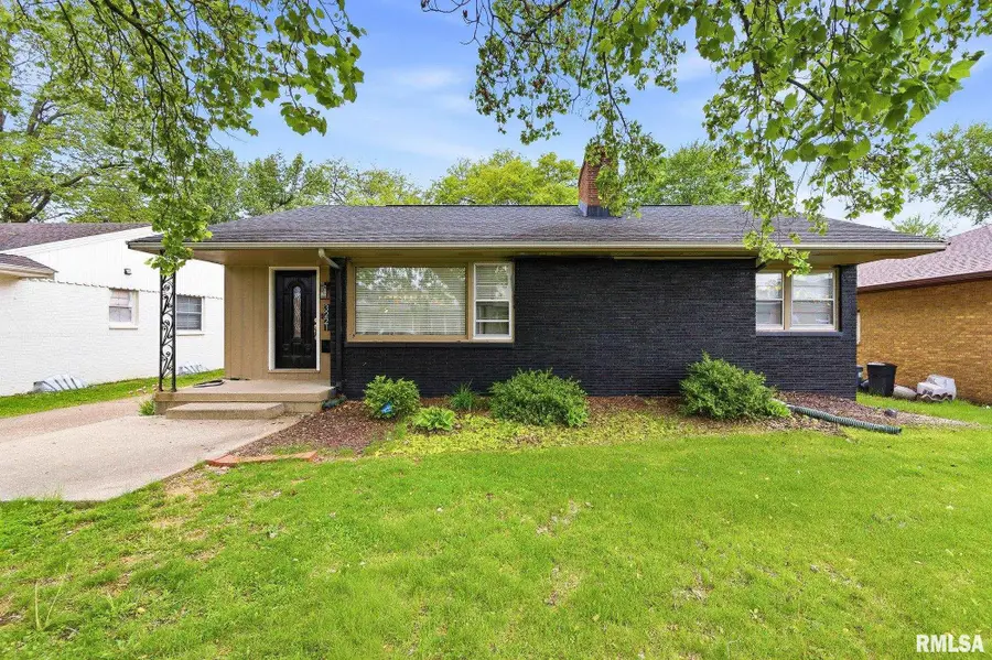 3221 N Twelve Oaks Drive, Peoria, IL 61604 - #2