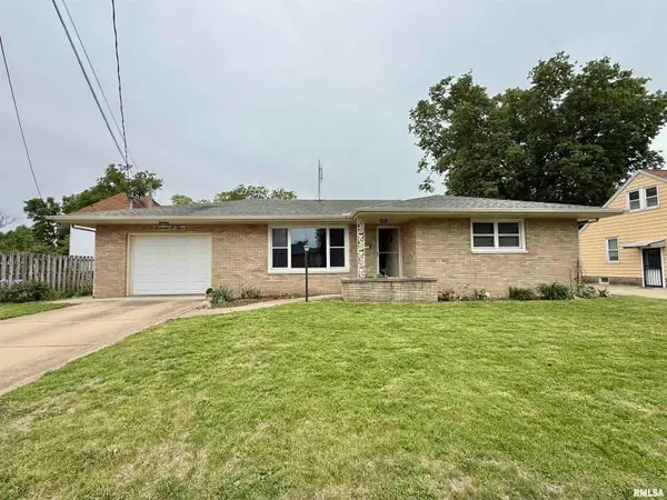 1105 S 6th Street, Pekin, IL 61554