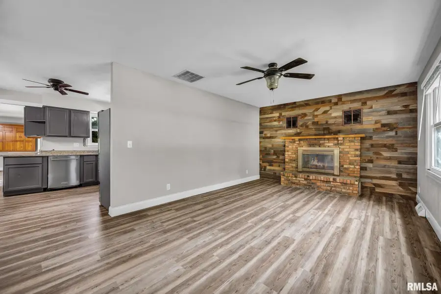 701 Somerset Drive, Germantown Hills, IL 61548 - #2