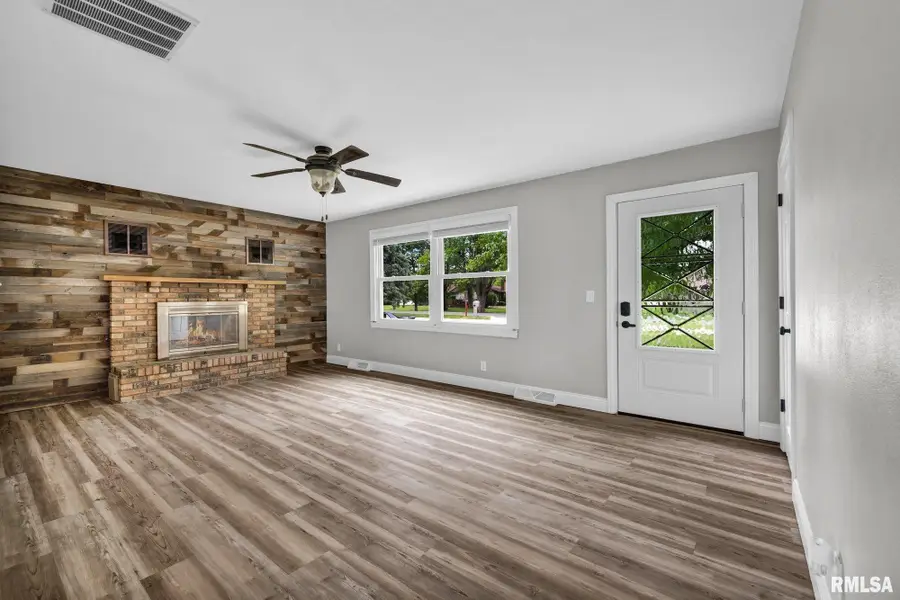 701 Somerset Drive, Germantown Hills, IL 61548 - #3