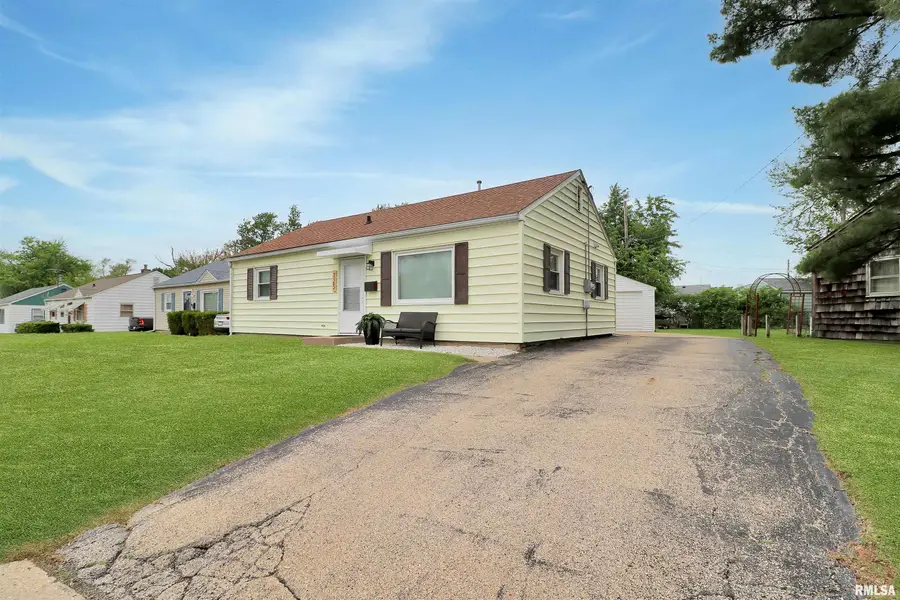 725 W Purtscher Drive, Peoria, IL 61614 - #2