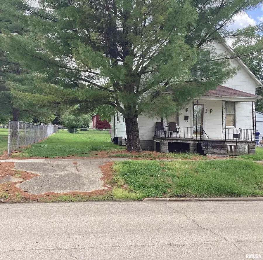 620 E Walnut Street, Canton, IL 61520 - #2