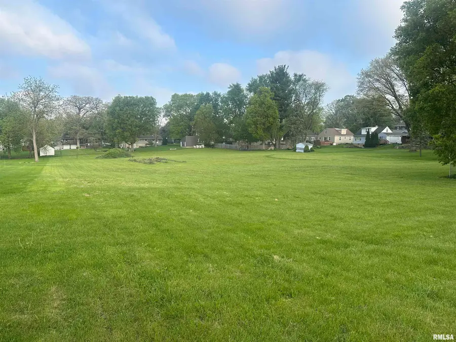 806 S Main Street, Eureka, IL 61530 - #3