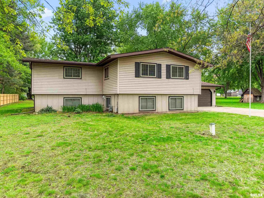 58 S Riverview Drive, East Peoria, IL 61611 - #3