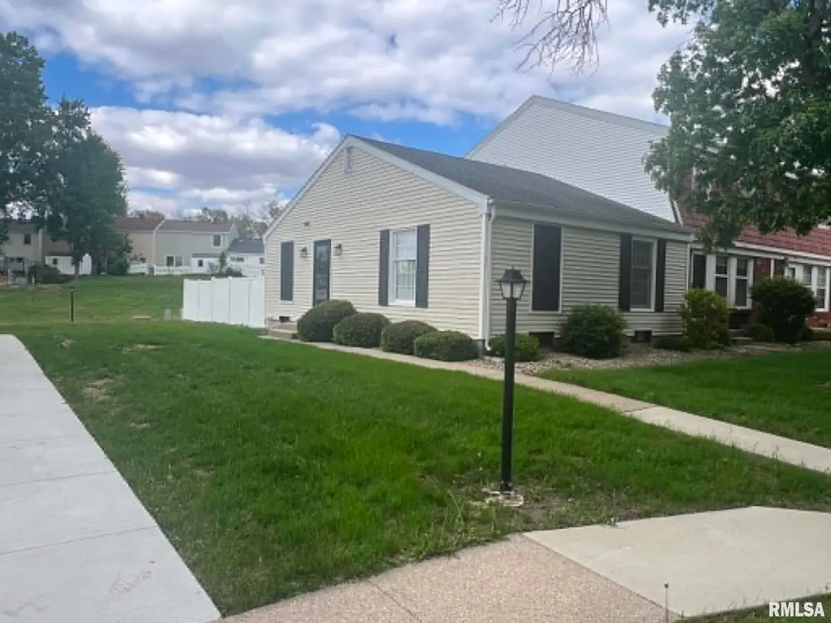 30 Richmond Road, Macomb, IL 61455 - #1