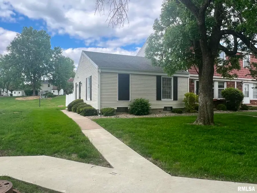 30 Richmond Road, Macomb, IL 61455 - #2