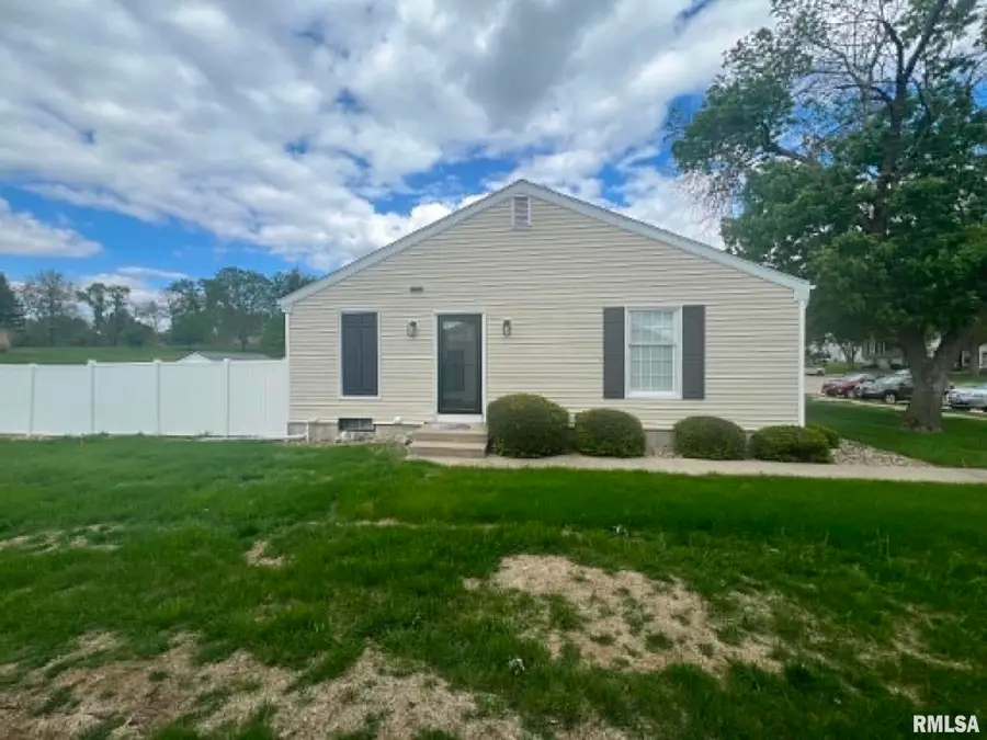30 Richmond Road, Macomb, IL 61455 - #3