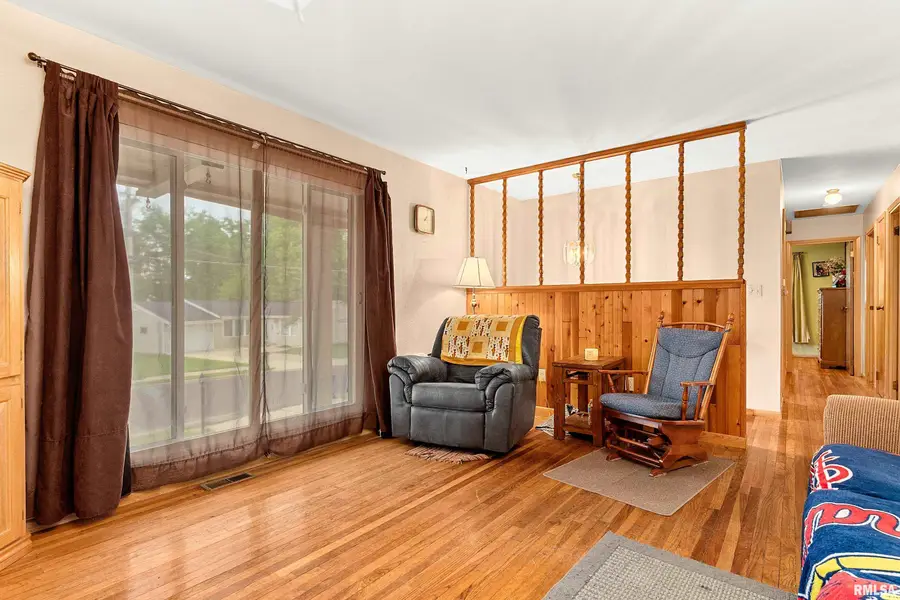 1607 Memorial Drive, Pekin, IL 61554 - #3