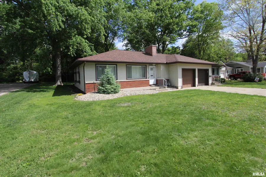 802 Crestview Drive, Washington, IL 61571 - #3