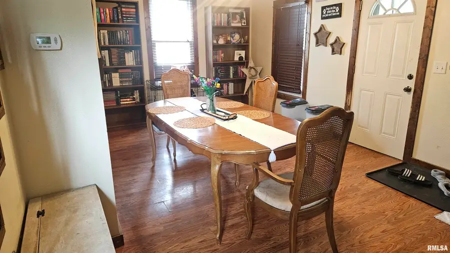 394 W Maple Street, Canton, IL 61520 - #3