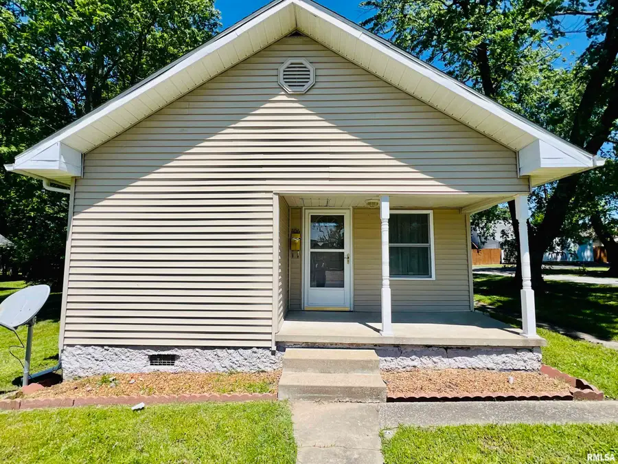 106 E Finucane Street, Marion, IL 62959 - #3