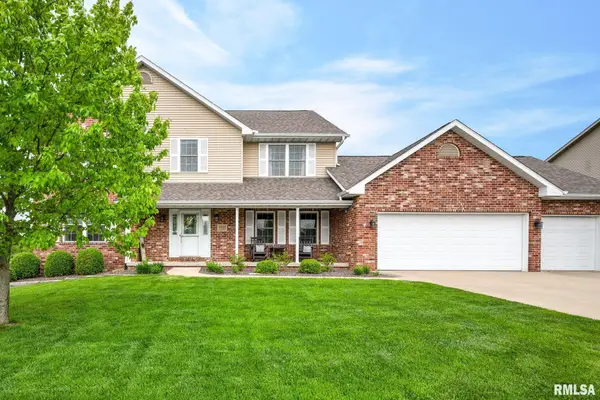 1020 Greenbrier Lane, Washington, IL 61571