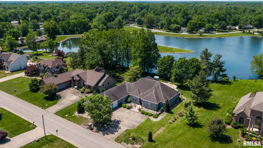 608 N Saluki Drive, Marion, IL 62959 - #2
