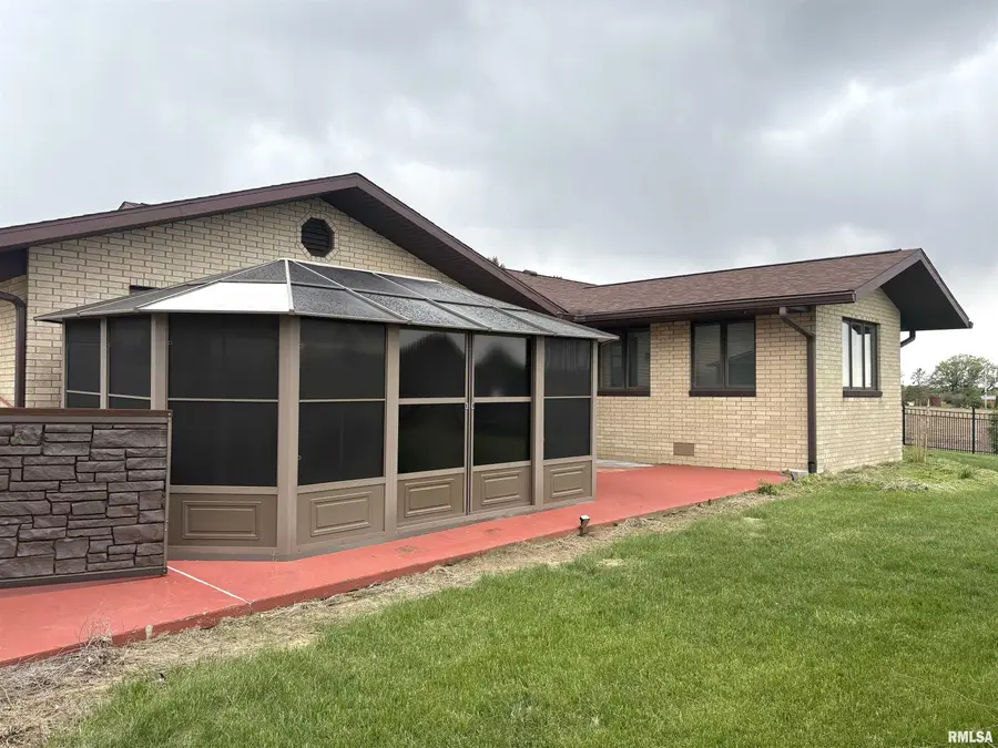 18067 Dee Mac Road, Mackinaw, IL 61755 - #2