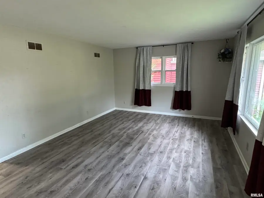 805 N Sterling Avenue, West Peoria, IL 61604 - #3