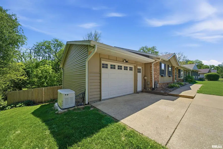 4902 W Hopewood Lane, Peoria, IL 61607 - #3