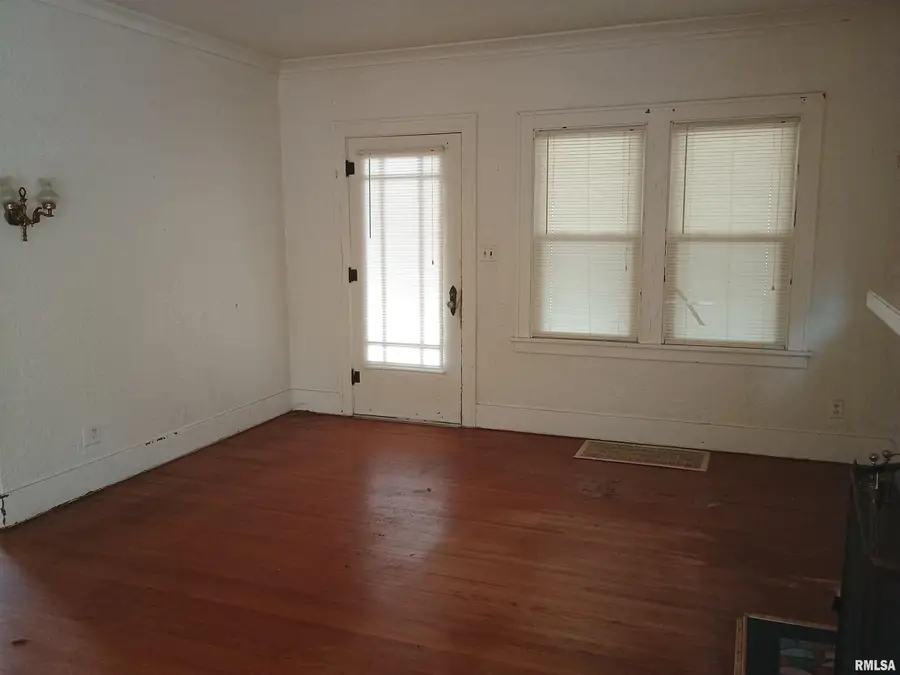 1001 Broadway Street, Pekin, IL 61554 - #2