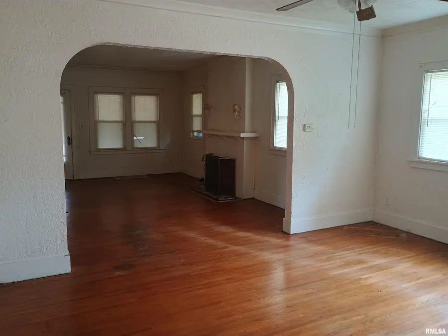 1001 Broadway Street, Pekin, IL 61554 - #3
