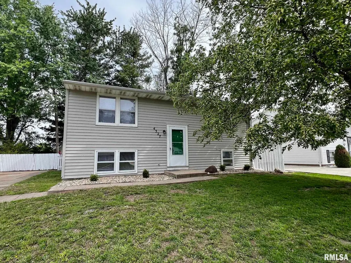 4327 W Andover Drive, Peoria, IL 61615 - #1
