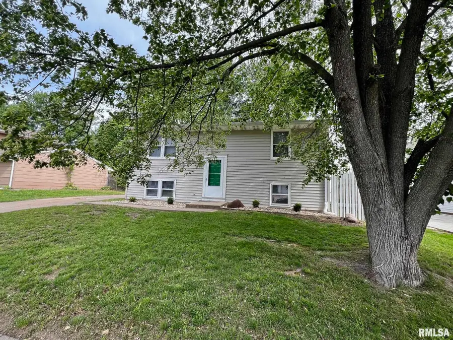 4327 W Andover Drive, Peoria, IL 61615 - #3