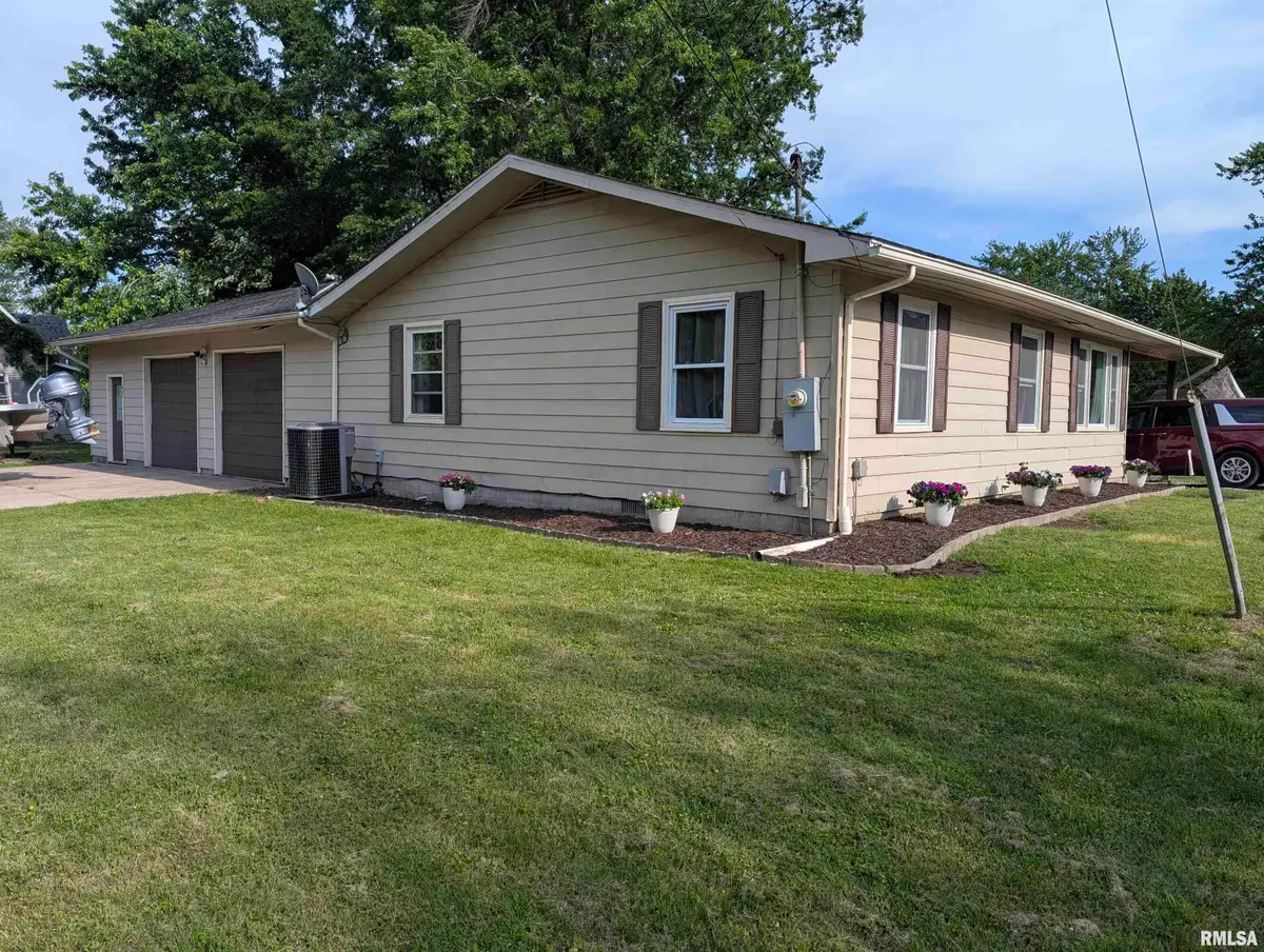 807 Farris Street, Carterville, IL 62918 - #1