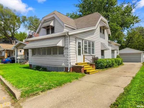 2704 N Prospect Road, Peoria, IL 61603