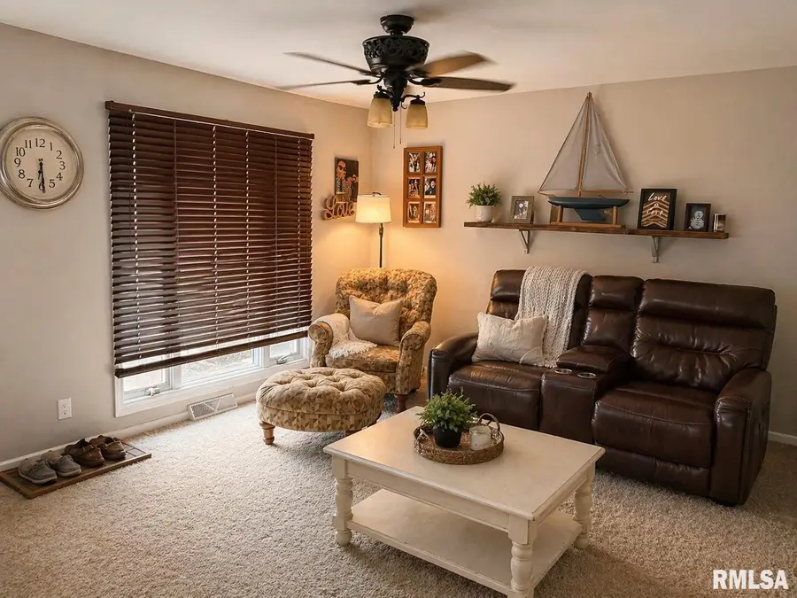 208 S Meadowview Lane, Washington, IL 61571 - #2