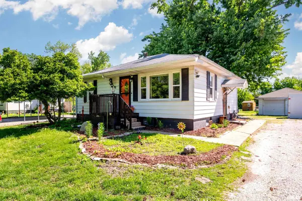 1016 Spring Bay Road, East Peoria, IL 61611