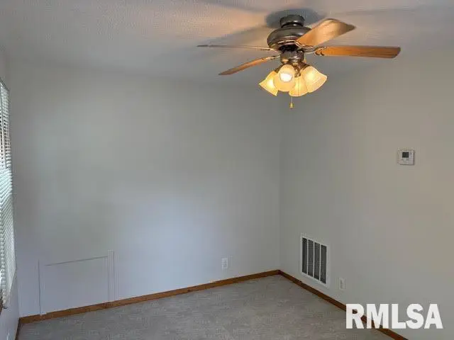 3424 N El Vista Avenue, Peoria, IL 61604 - #3
