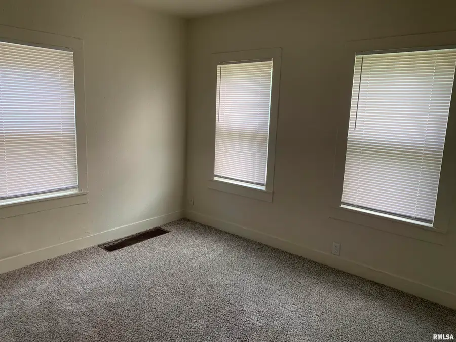 627 Fairholm Avenue, Peoria, IL 61603 - #3