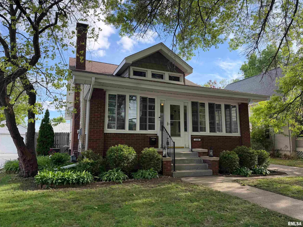 2228 W Moss Avenue, West Peoria, IL 61604 - #1