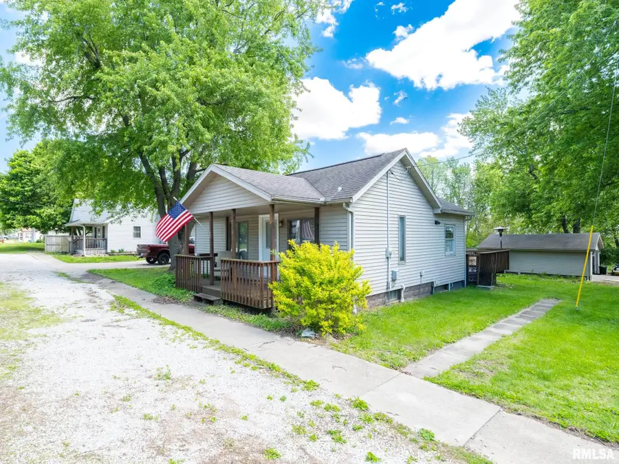 301 E Pearl Street, Danvers, IL 61732 - #2