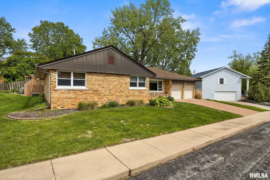 3820 N Evergreen Court, Peoria, IL 61614 - #2