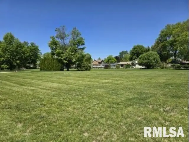 1165 Lawrence Drive, Canton, IL 61520 - #2