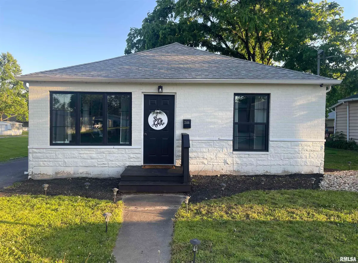 2106 E Clark Street, West Frankfort, IL 62896 - #1