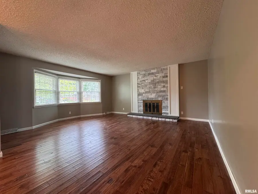 834 E Franklin Street, Macomb, IL 61455 - #3