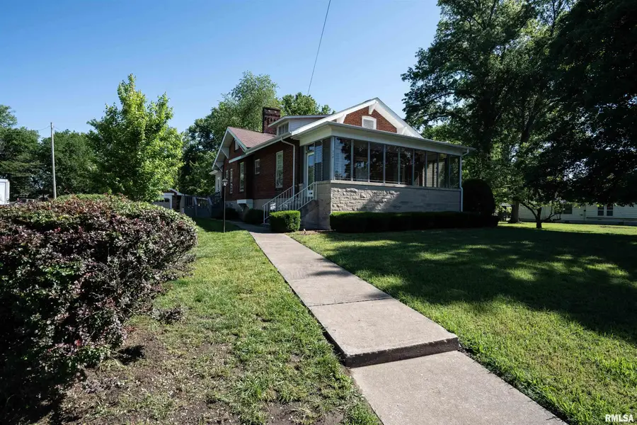 218 E Roosevelt Avenue, Du Quoin No 1, IL 62832 - #2