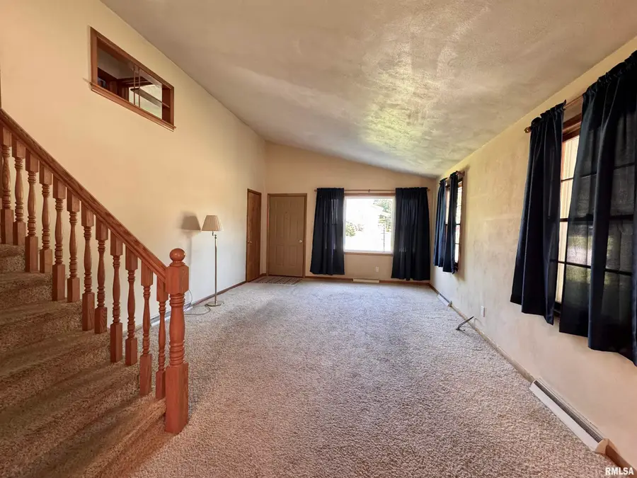 439 E Yeiser Street, Macomb, IL 61455 - #3