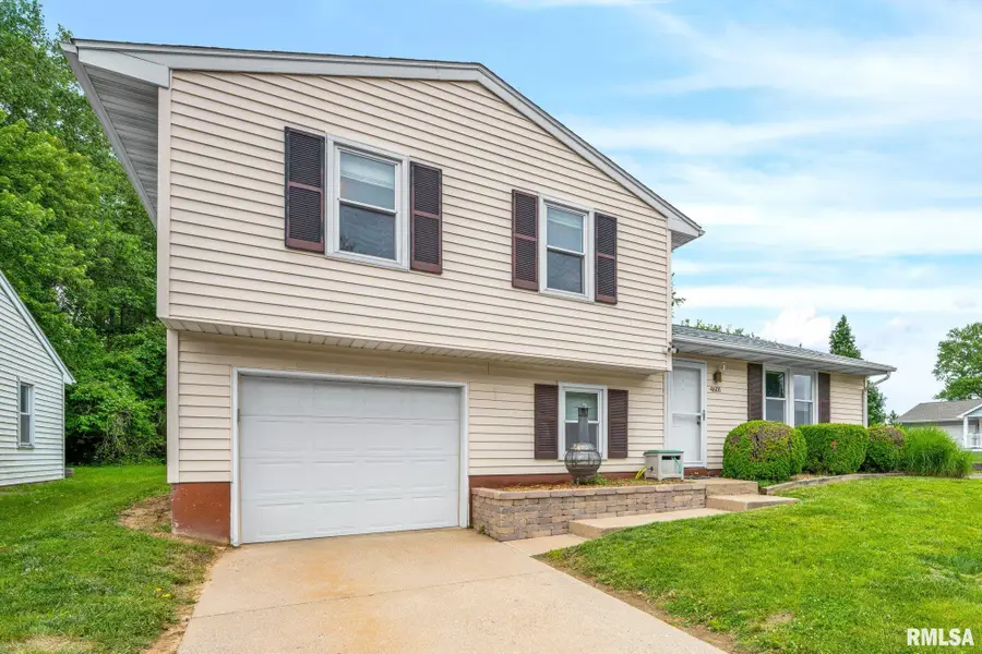 4601 W Andover Drive, Peoria, IL 61615 - #2