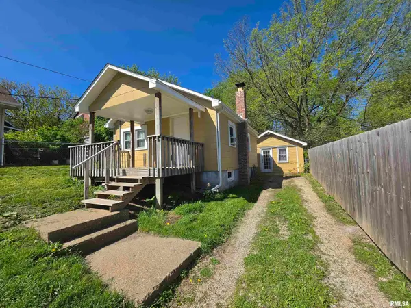 224 & 224 Grandview Avenue, East Peoria, IL 61611