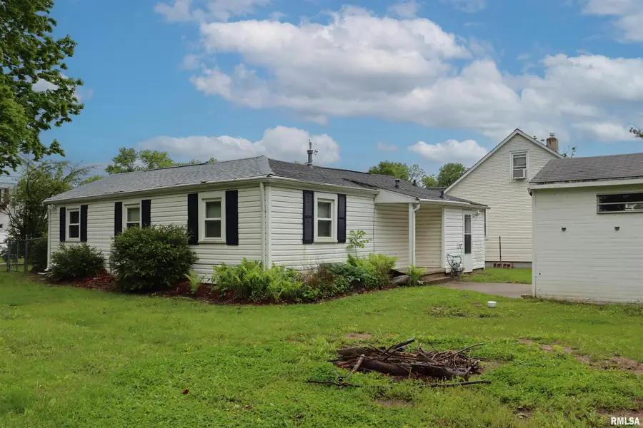 103 N School Court, East Peoria, IL 61611 - #3